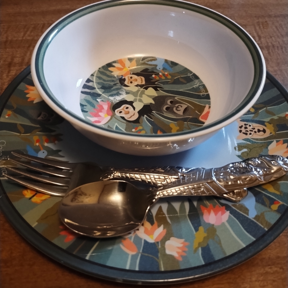 Jungle-Themed Children's Dinnerware Set with Silver Utensils